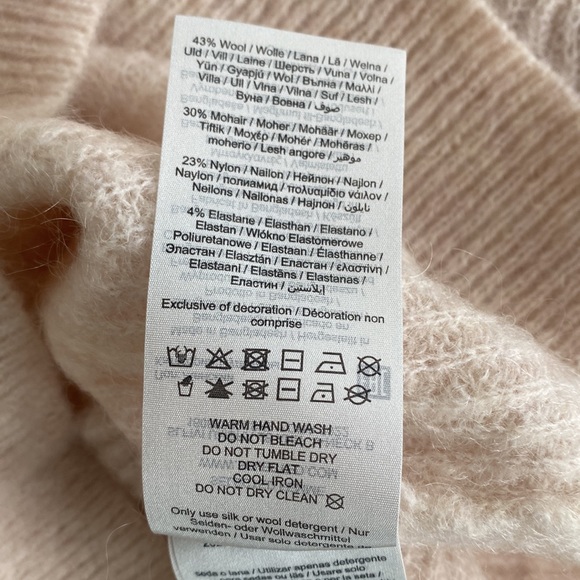 Umbra Wool & Mohair-Blend Knit V-Neck Sweater In Oatmeal - Picture 12 of 13